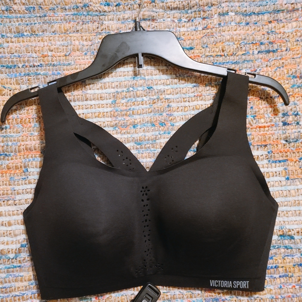 NWOT Victorias Secret Black Active Bra